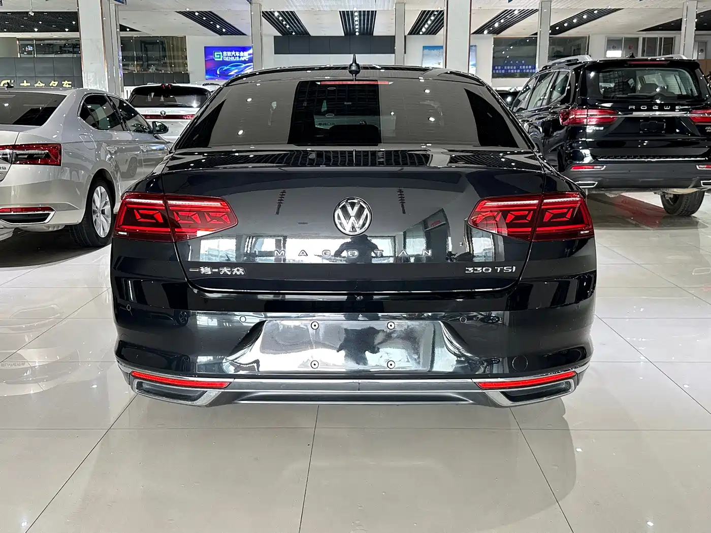 Volkswagen Magotan 2020 330TSI DSG Luxury фото 8