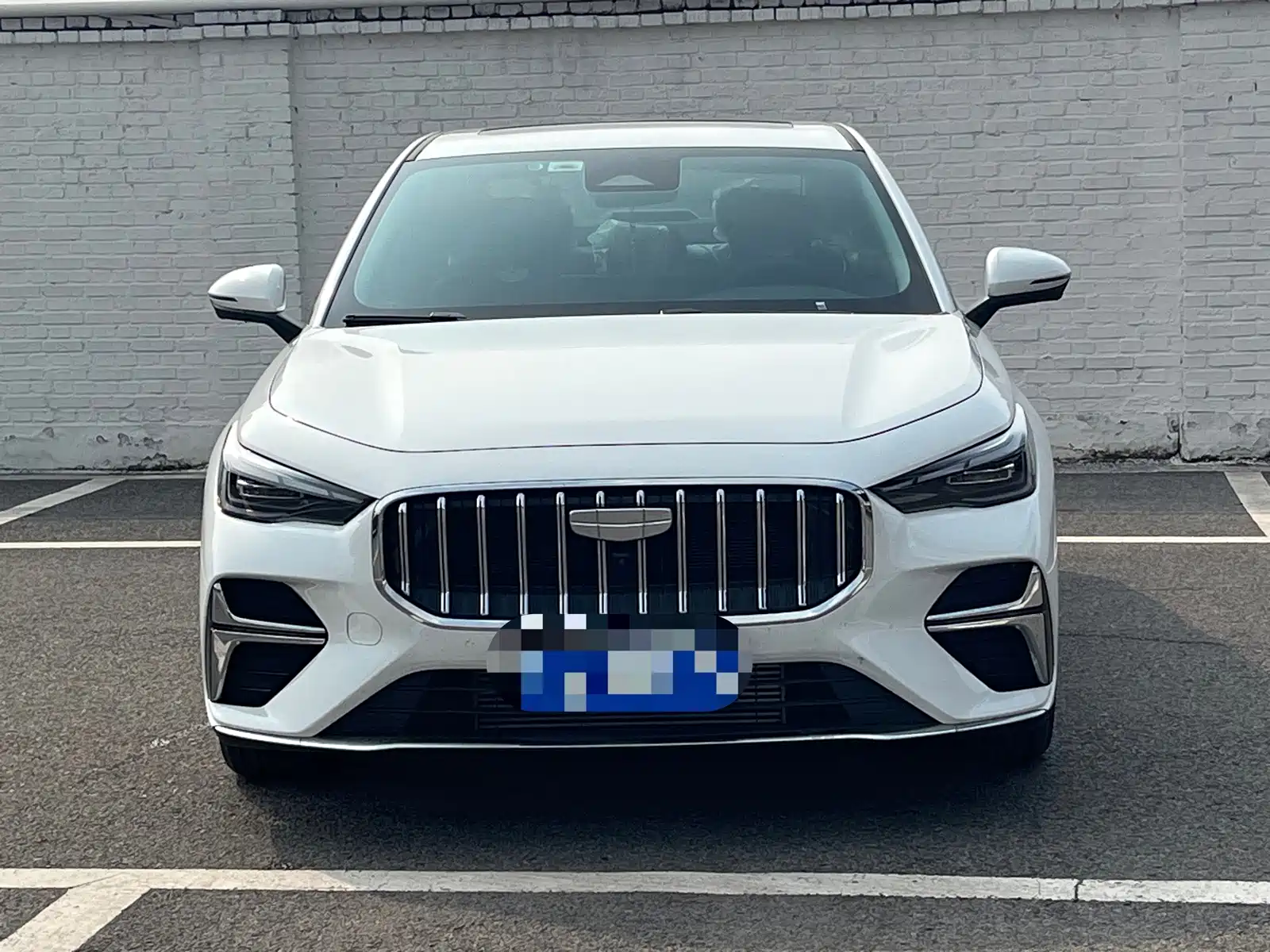 Фото 2 - Geely Emgrand