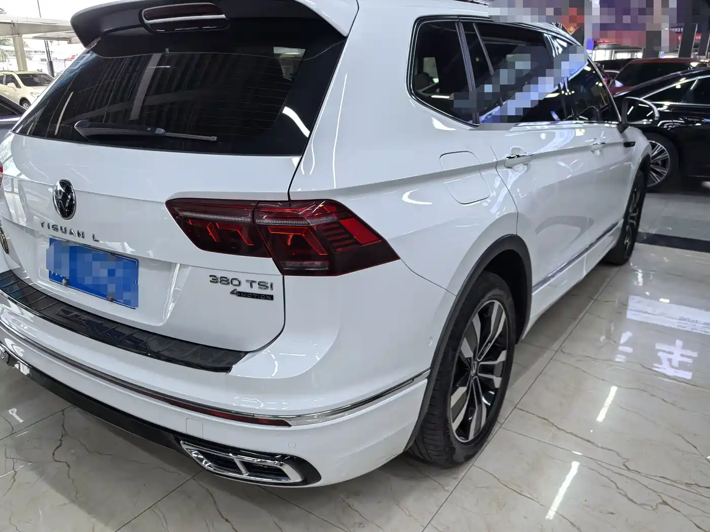Фото 6 - Volkswagen Tiguan L