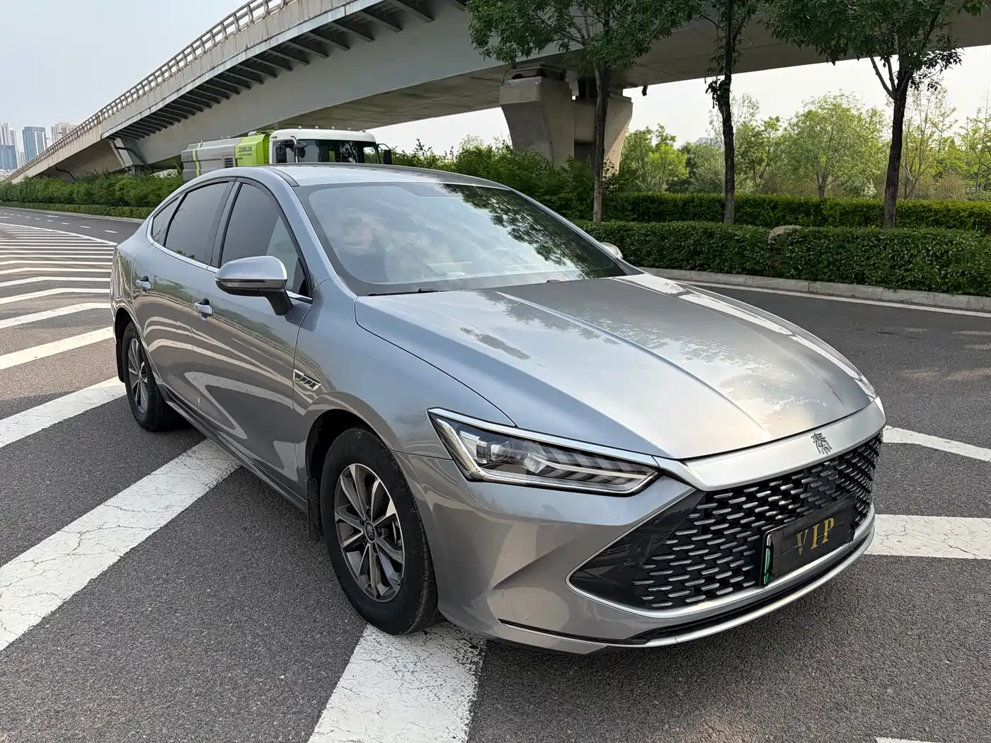 BYD Qin PLUS 2023 Champion Edition DM-i 55KM Leading фото 3
