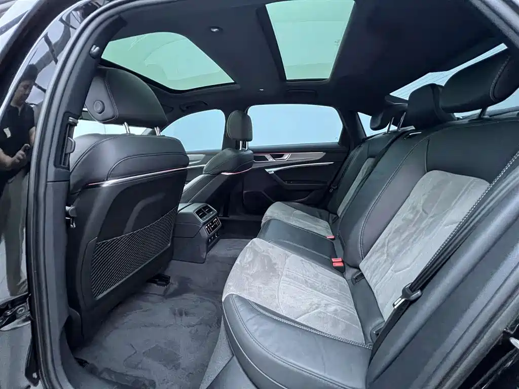 Audi Audi A6L New Energy 2022 55 TFSI e quattro 12