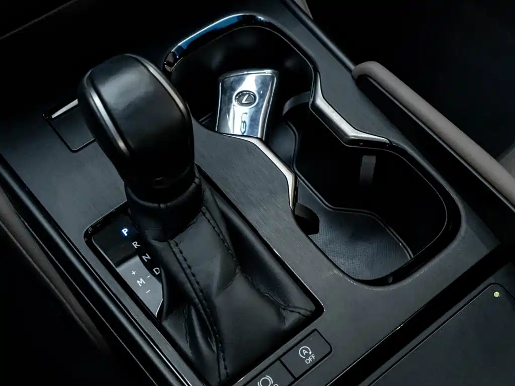 Фото 21 - Lexus ES