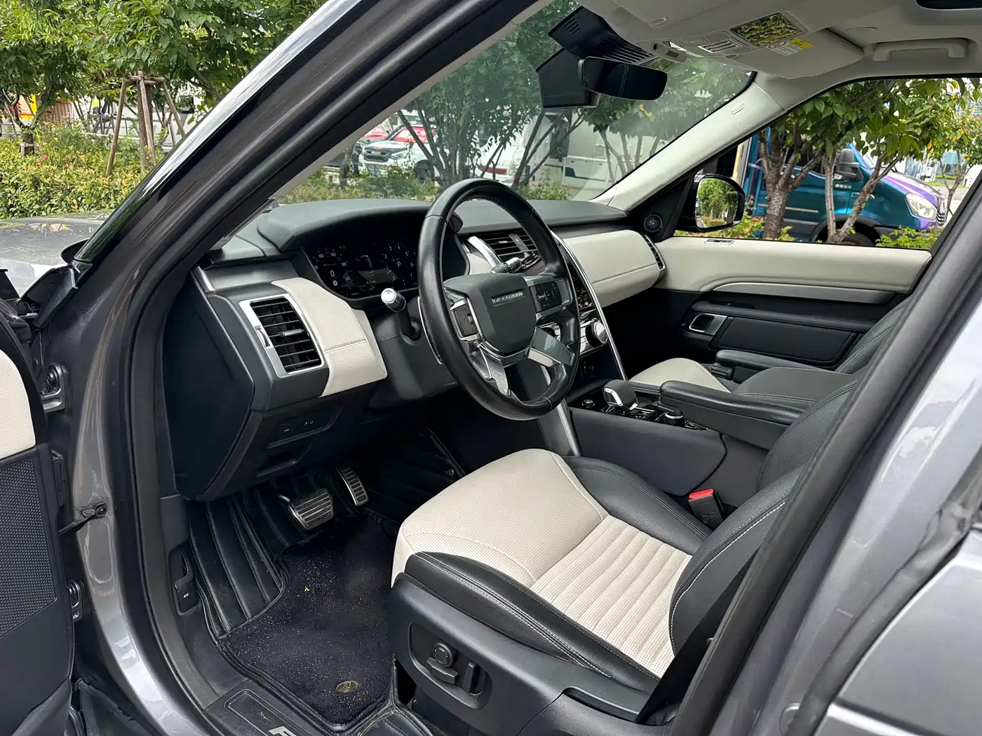 Фото 24 - Land Rover Discovery