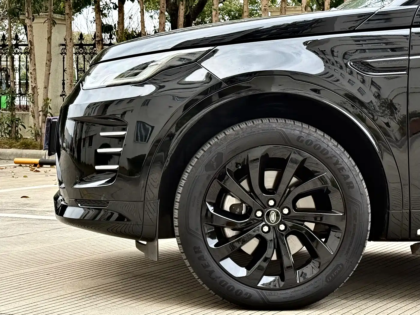 Land Rover Discovery Sport 2024 Luxury Custom Edition фото 16