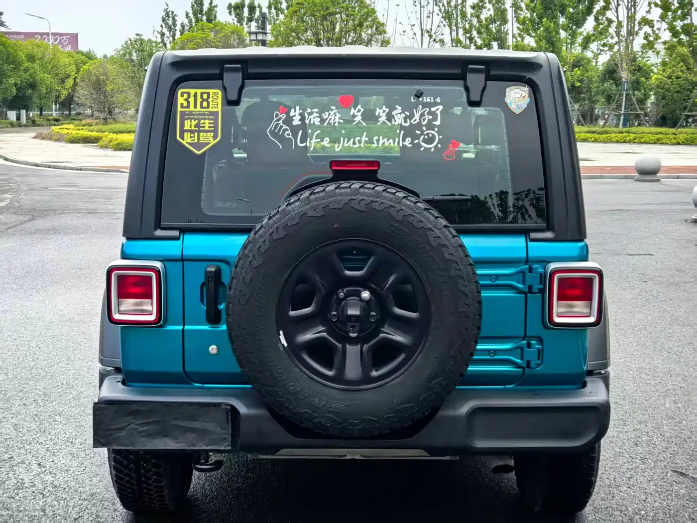 Photo 7 - Jeep Wrangler