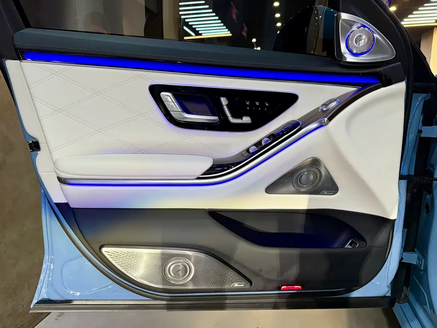 Mercedes-Benz Maybach S-Class 2022 S 680 4MATIC Craftsmanship Limited Launch Edition фото 11