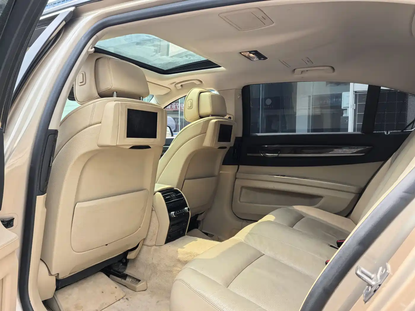 BMW 7 Series 2009 740Li Luxury фото 10