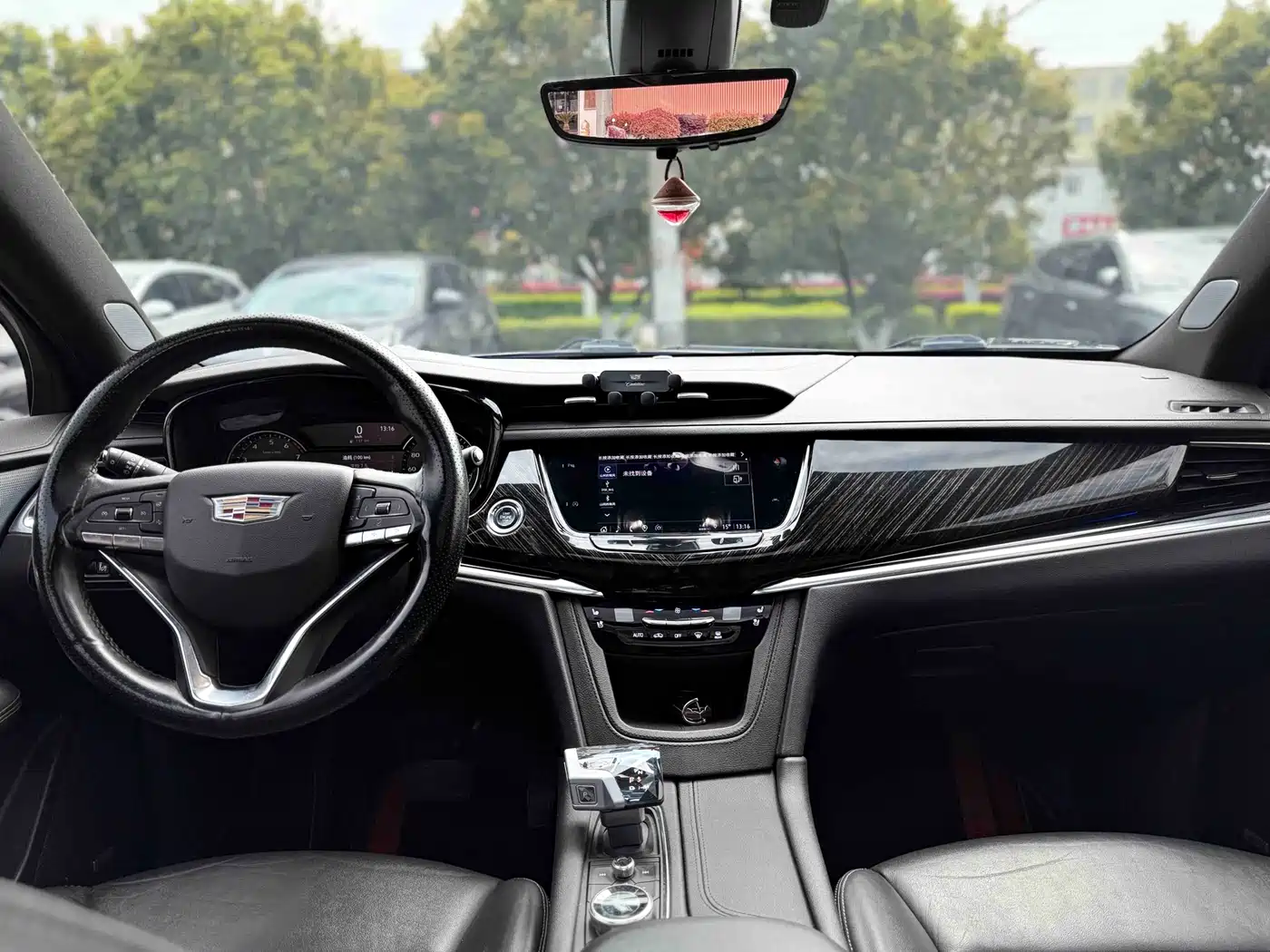 Cadillac XT6 2022 2.0T 6-Seater 4WD Platinum Edition фото 14