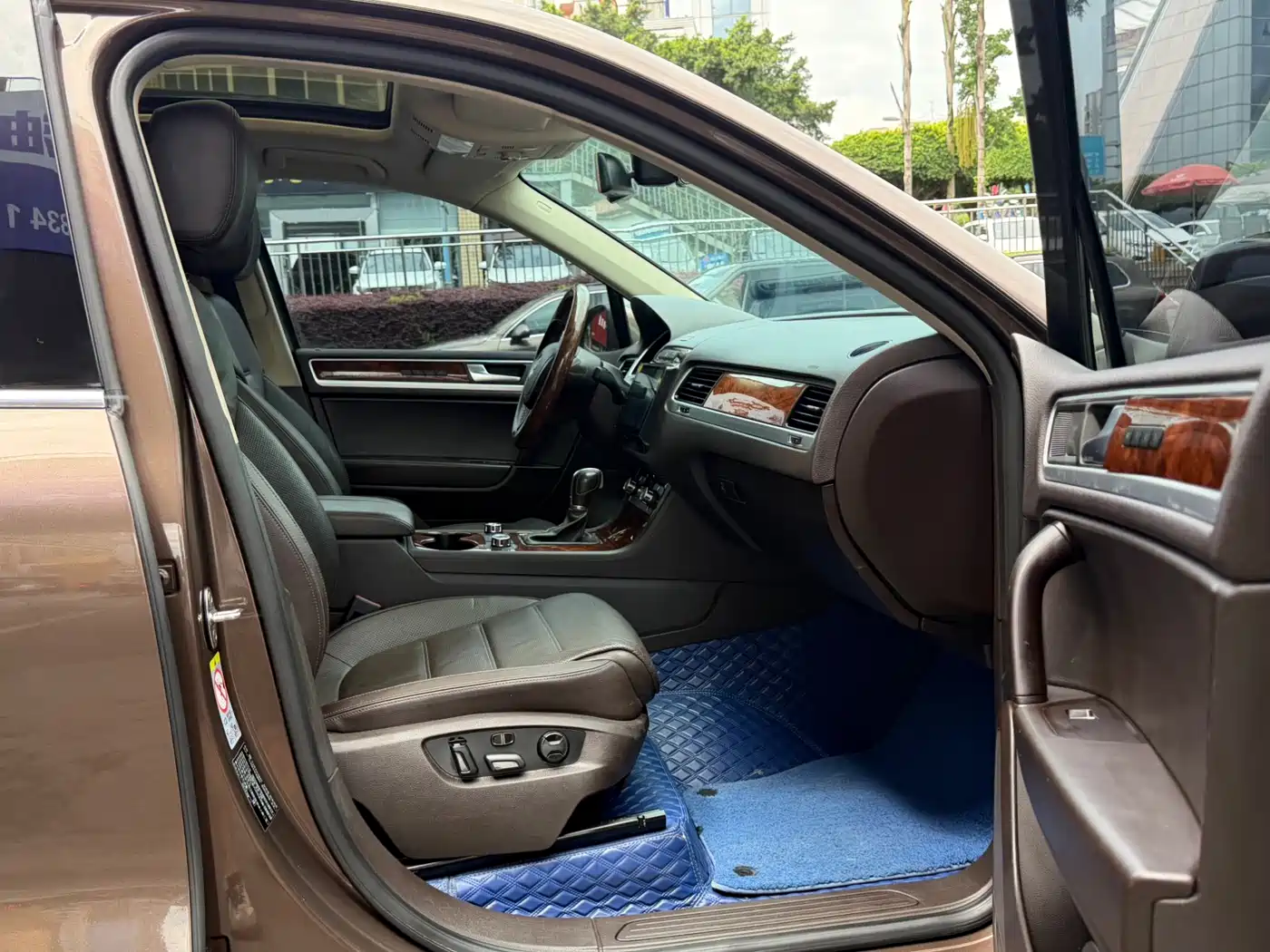 Volkswagen Touareg 2011 3.0TDI Diesel Premium фото 7