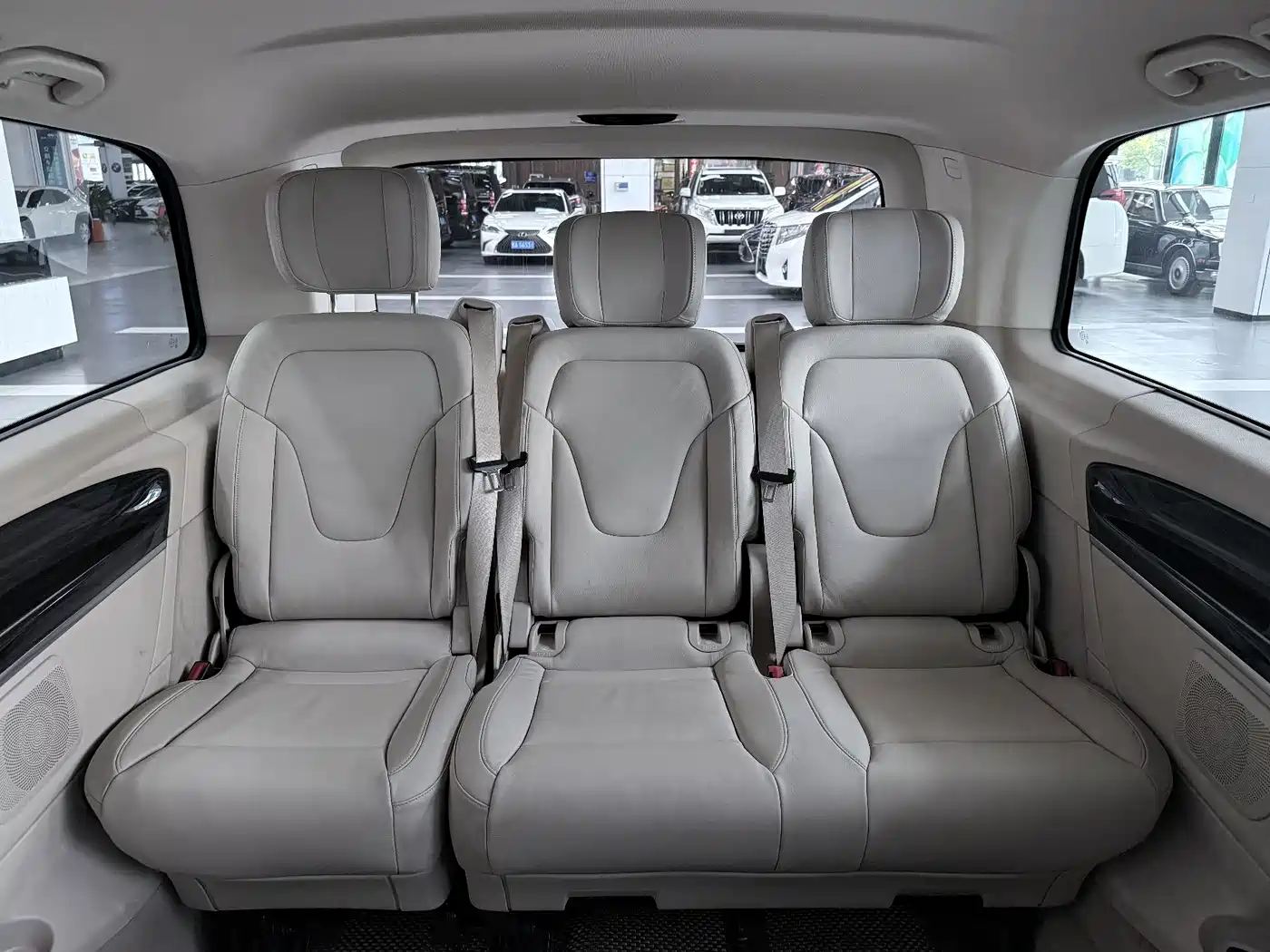 Mercedes-Benz V-Class 2017 2016 V 260 Navigator