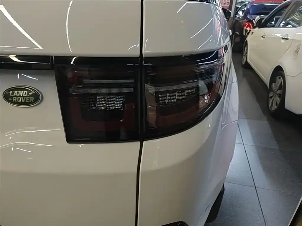 Land Rover Discovery Sport 2023 249PS R-Dynamic SE Performance Technology Version фото 8