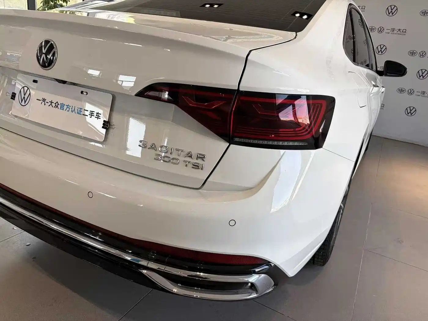Volkswagen Sagitar 2023 300TSI DSG Surpassing Edition фото 13