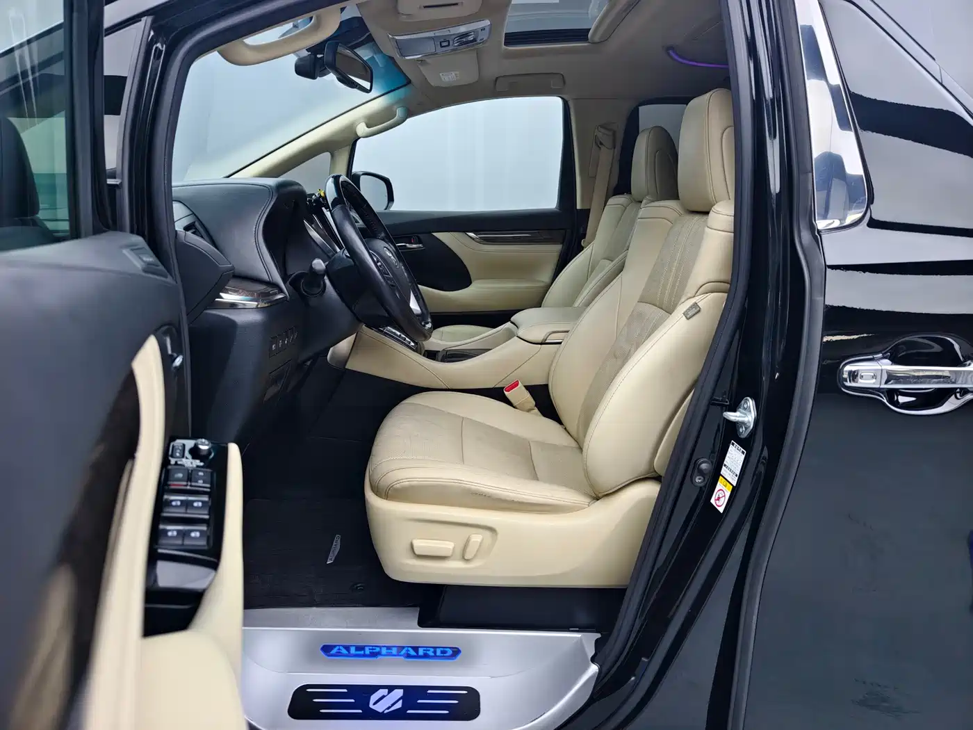 Toyota Alphard 2018 Facelift 3.5L Premium Edition фото 9