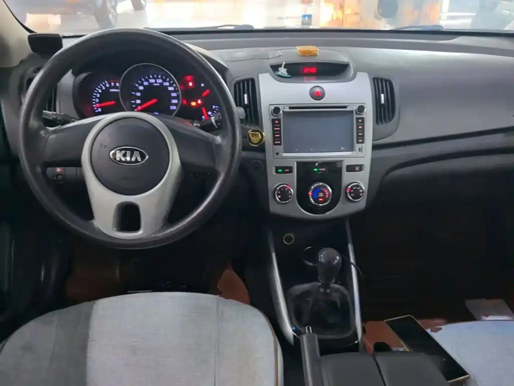 Kia Forte 2014 2014 1.6L MT GL