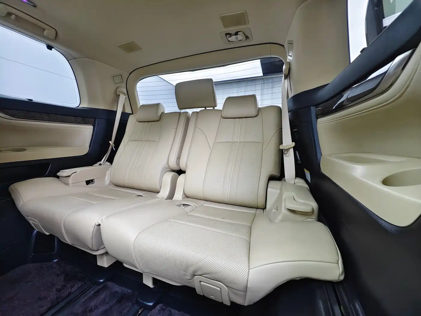 Toyota Alphard 2018 Facelift 3.5L Premium Edition фото 21