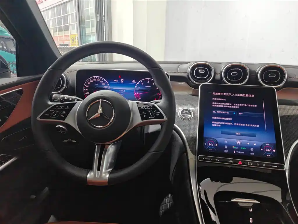 MERCEDES-BENZ GLC