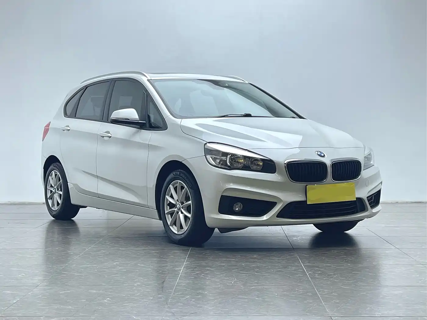 BMW 2 Series Touring 2016 218i Fashion Model фото 3