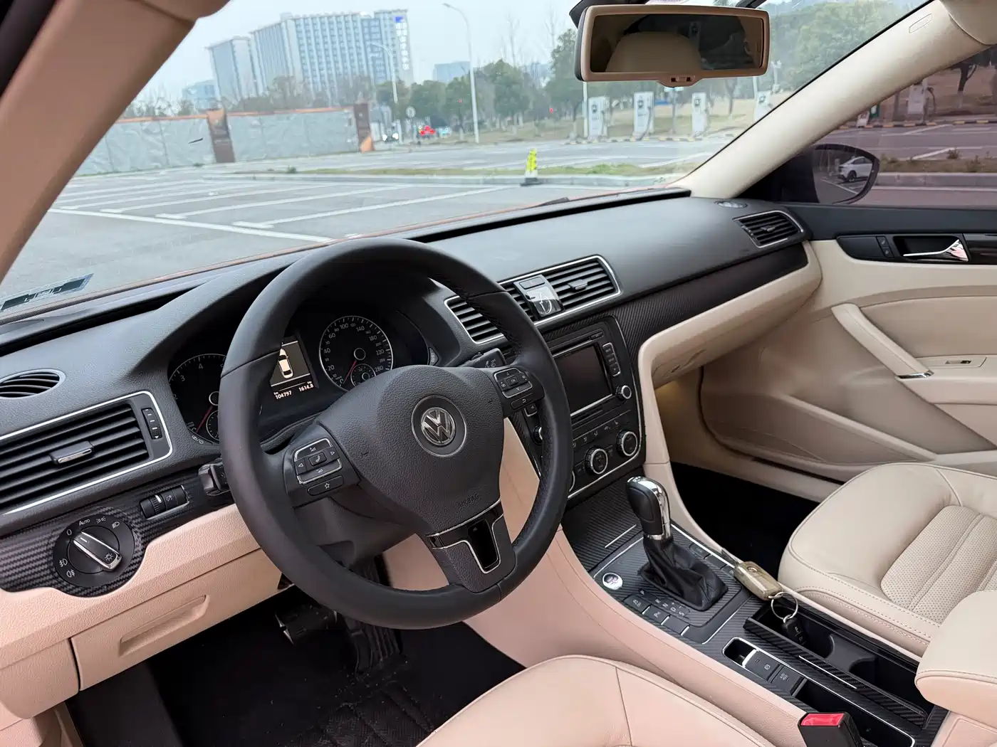 Volkswagen Passat 2014 1.8TSI DSG Executive Edition фото 6