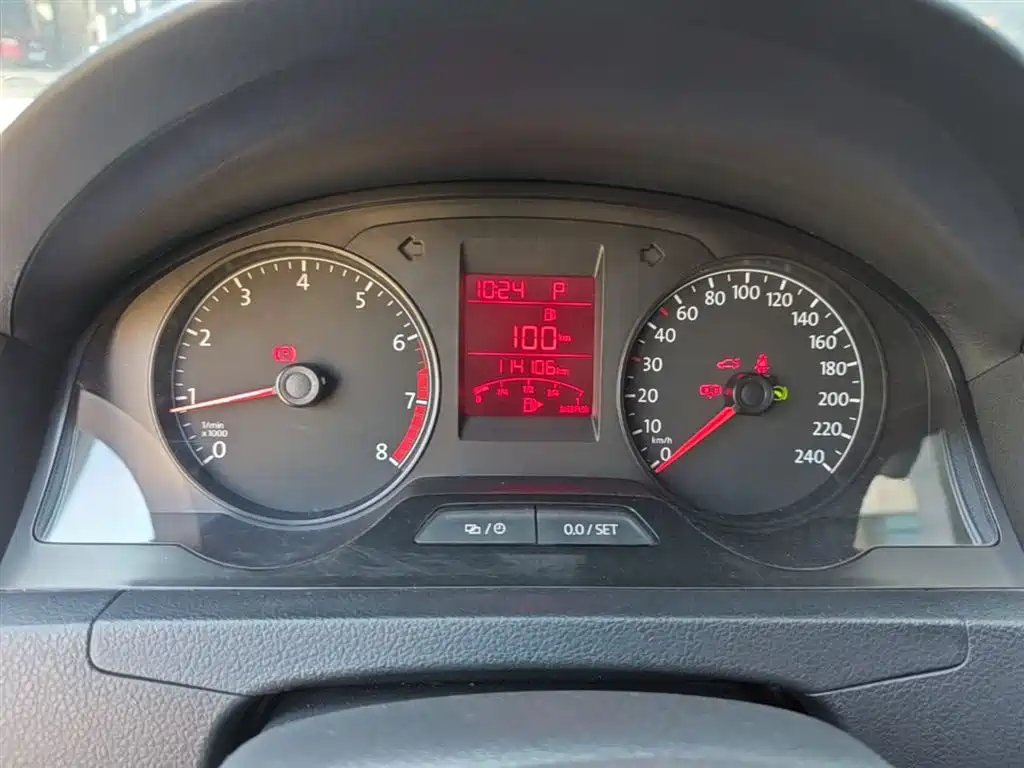 Volkswagen Santana 2015 1.6L Automatic Comfort Edition фото 12