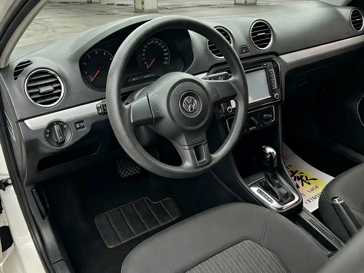 Фото 4 - Volkswagen Jetta