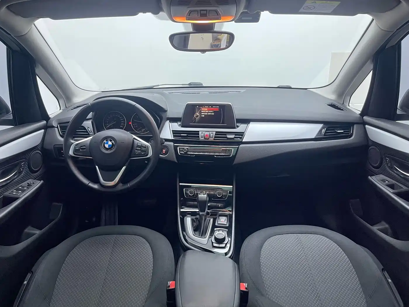 BMW 2 Series Touring 2016 218i Fashion Model фото 16