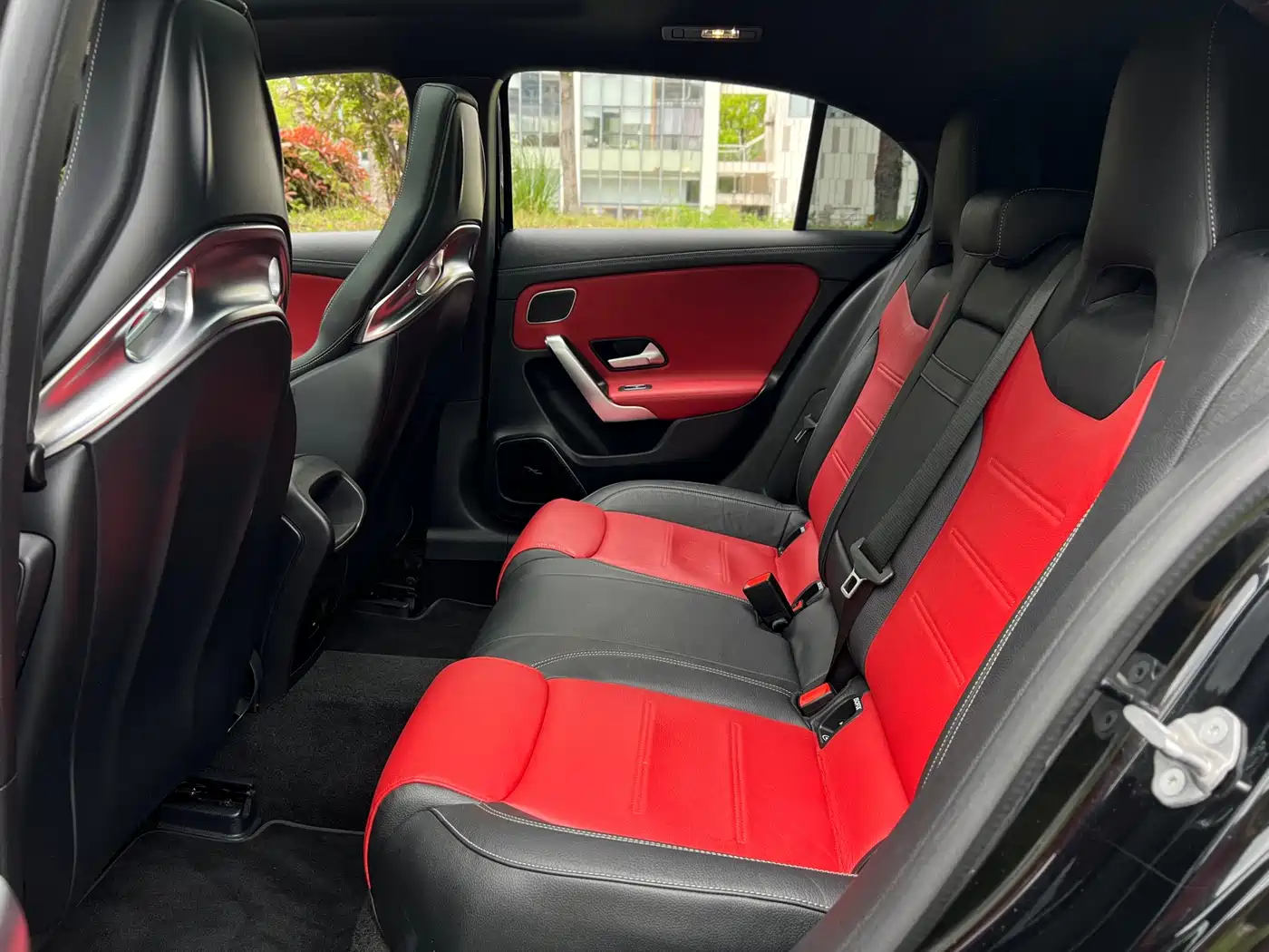 Mercedes-Benz A-Class AMG (Import) 2020 AMG A 35 4MATIC фото 14