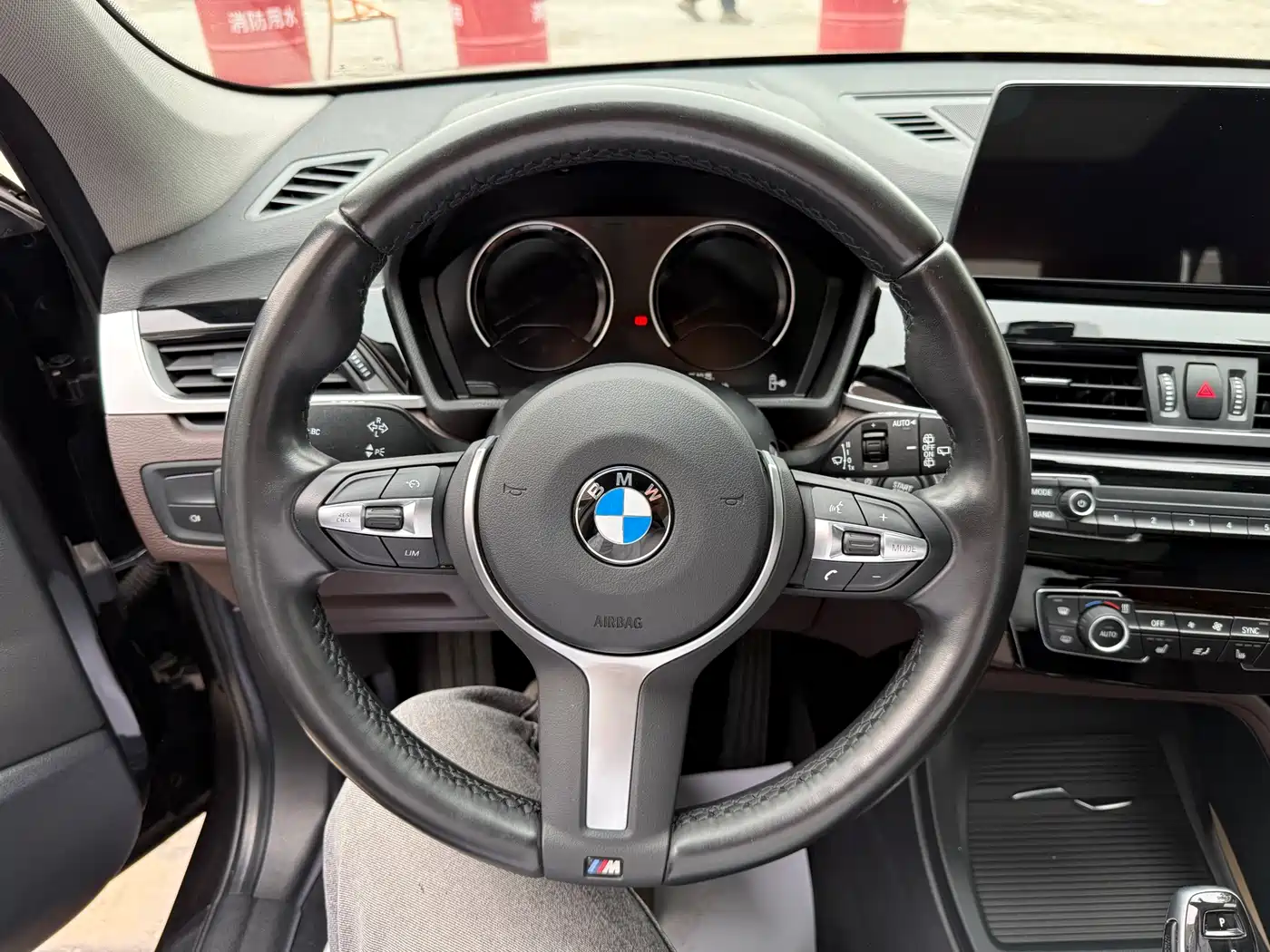 BMW X1 2022 sDrive25Li Leading фото 6