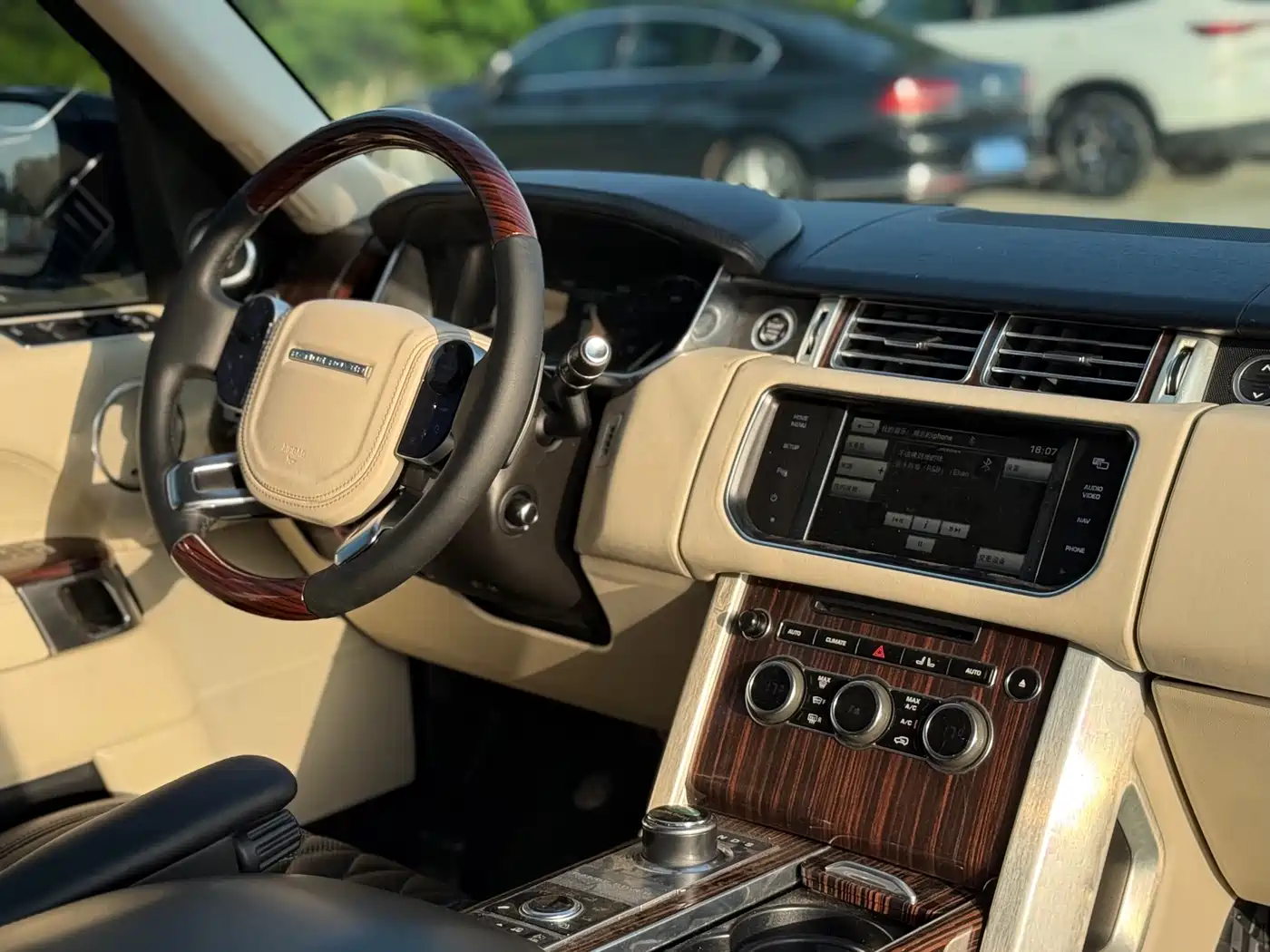 Land Rover Range Rover 2014 3.0 SC V6 Vogue фото 14