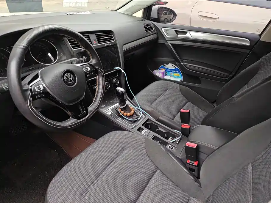 Volkswagen Golf 2020 Beloved Edition 280TSI DSG Comfort фото 12