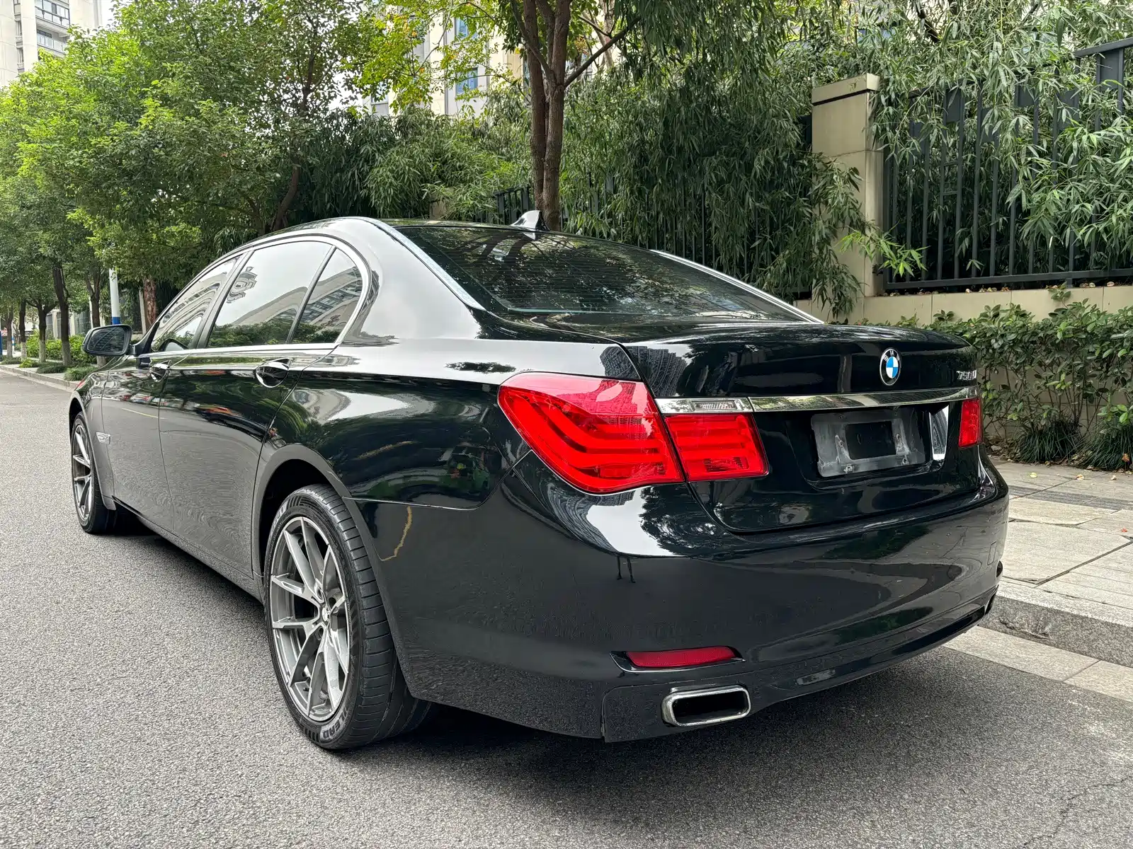 Photo 8 - BMW 7 Series