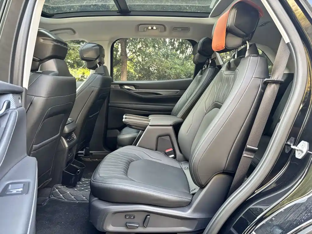 Фото 17 - Ford Edge