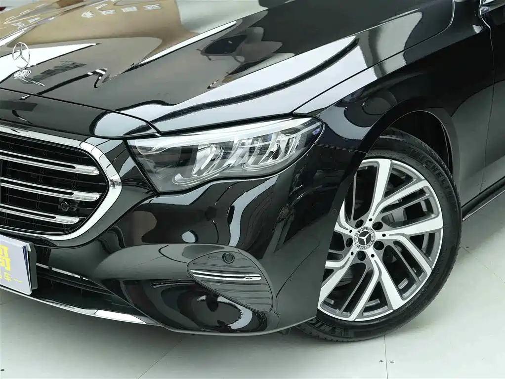 Mercedes-Benz E-Class 2025 E 300 L Fashion фото 21