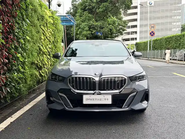 BMW i5 2024 eDrive 35L M Sport Package — фото 2