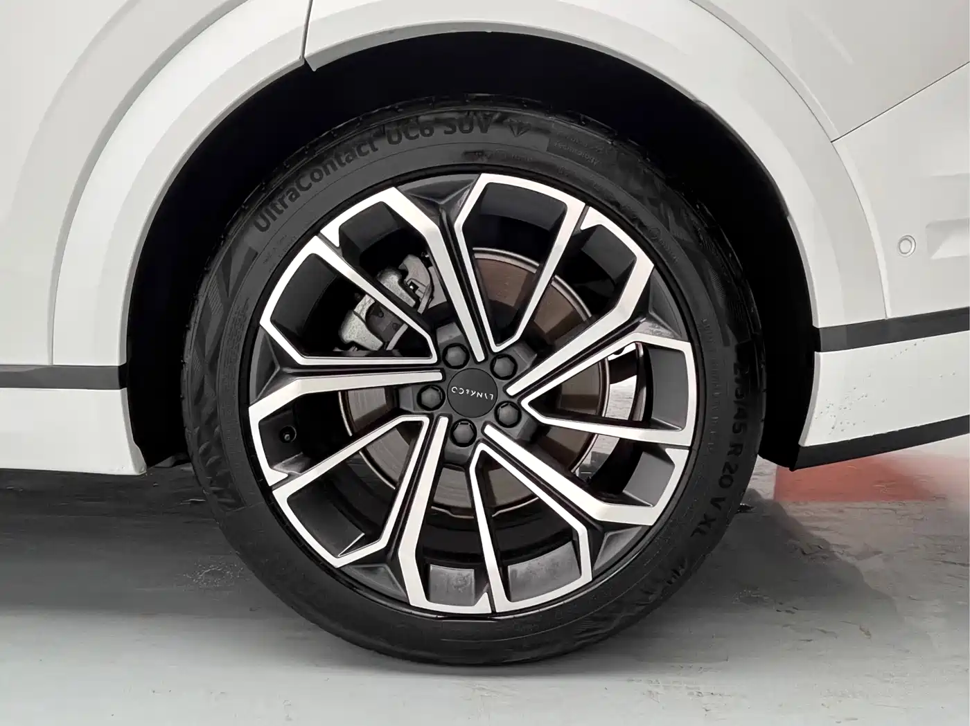 Lynk & Co 09 EM-P 2023 2.0TD EM-P AWD Asian Games Executive Edition 5-Seater фото 13