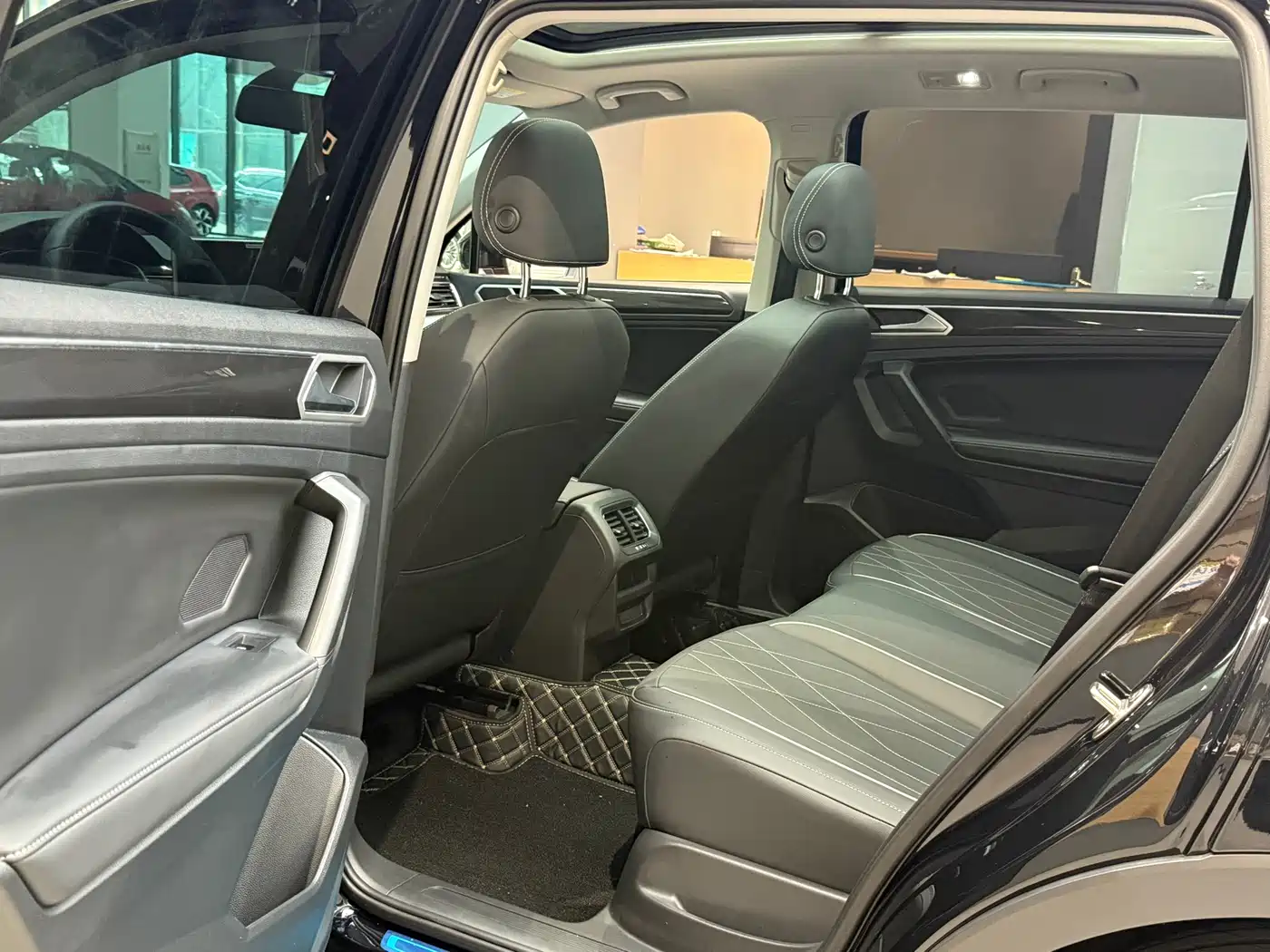 Volkswagen Tiguan L 2026 2025 Model 300TSI Auto 2WD Dragon Edition