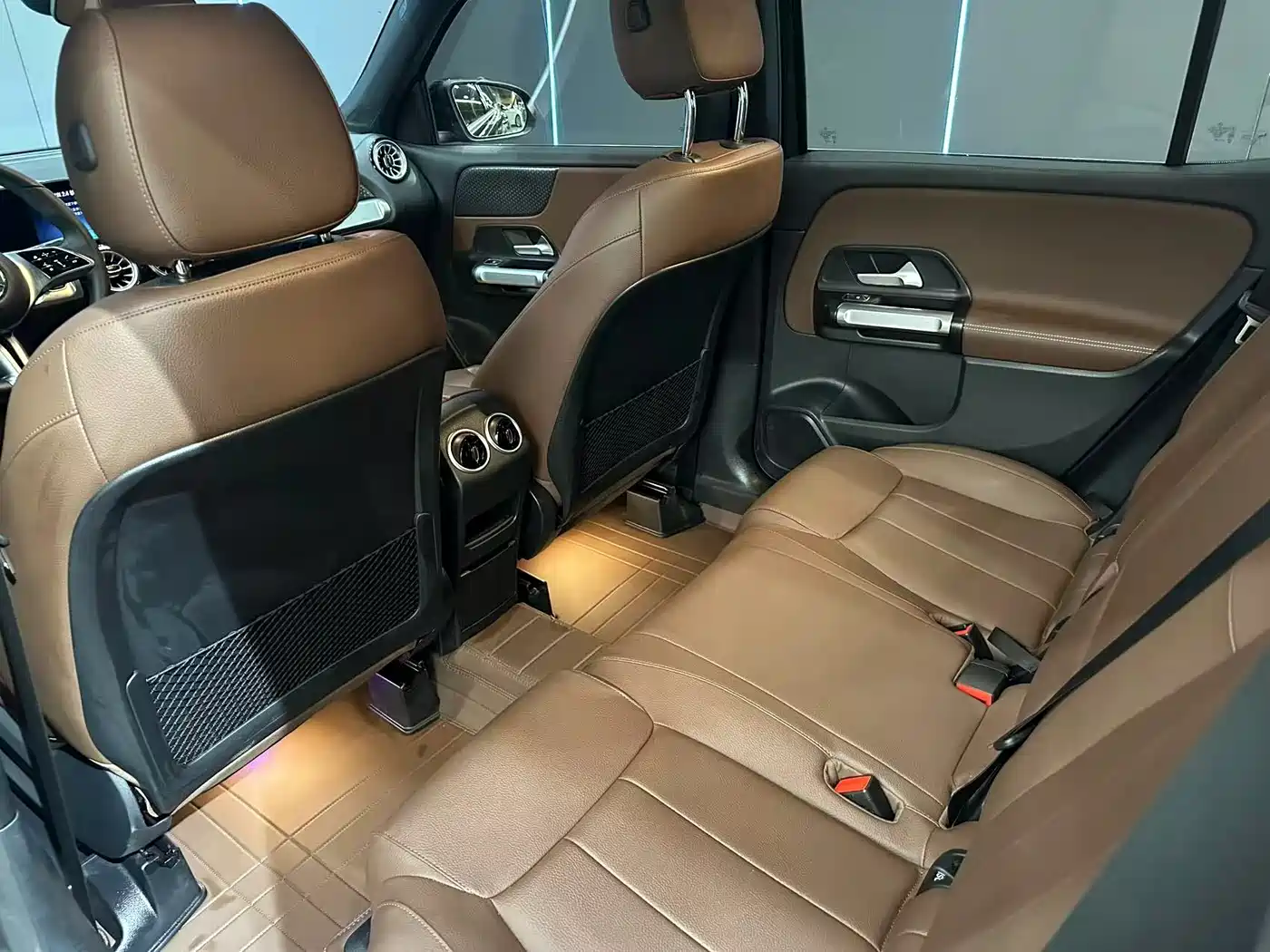 MERCEDES-BENZ GLB