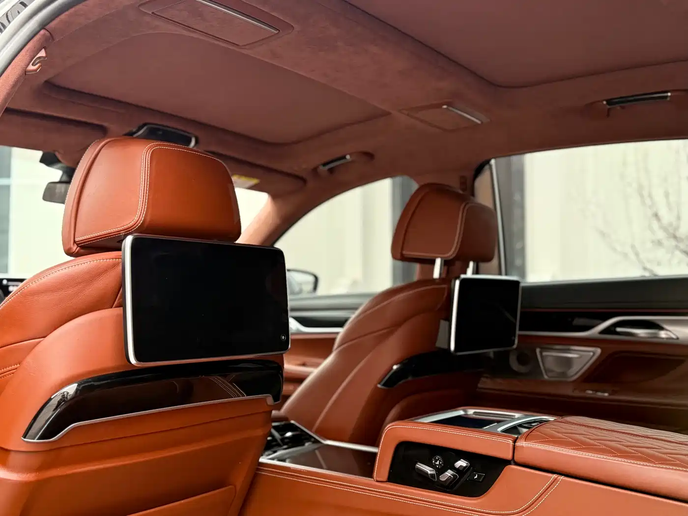 BMW 7 Series 2021 Model 740Li xDrive Executive M Sport Package фото 23