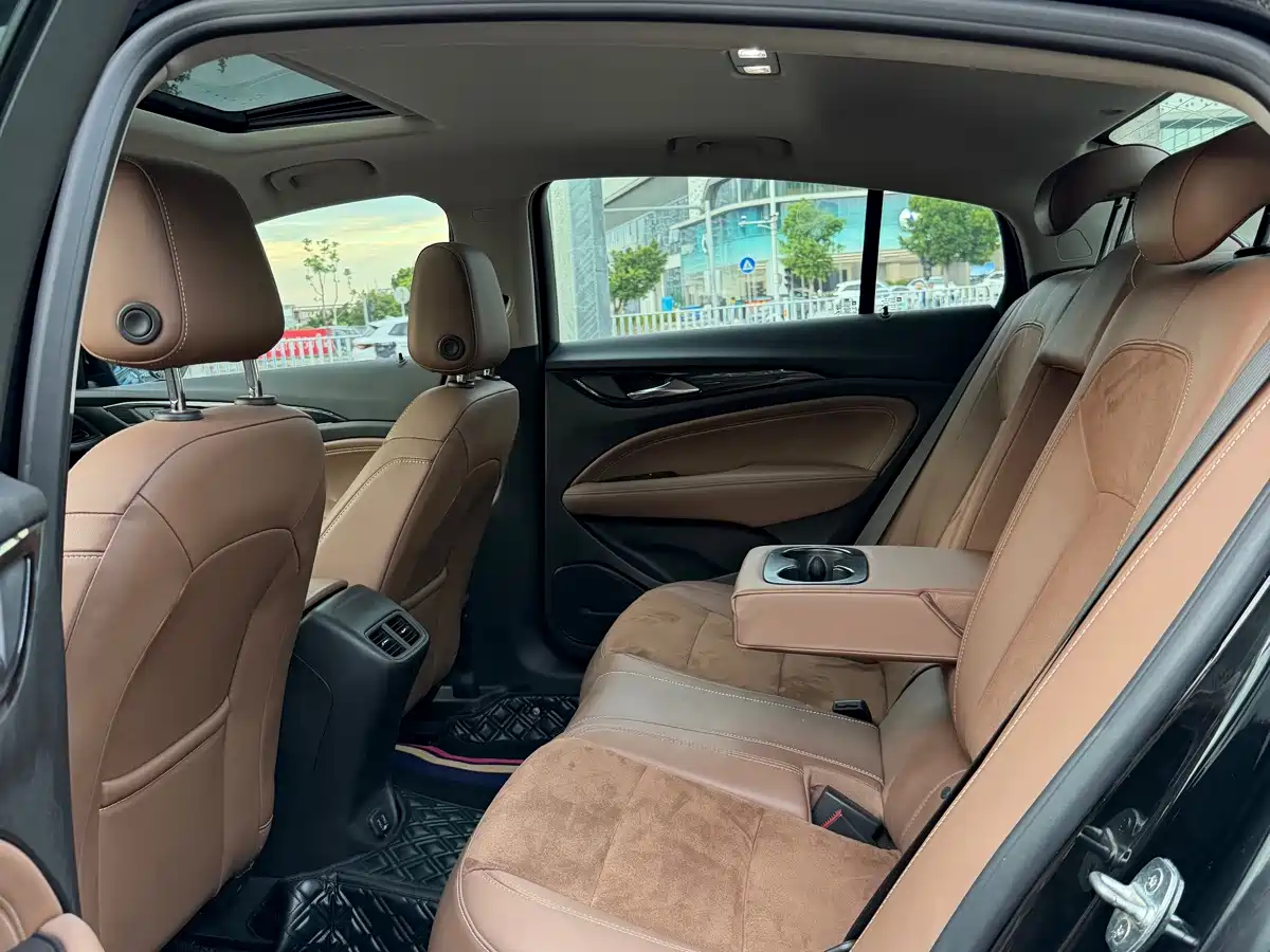 Фото 7 - Buick Regal