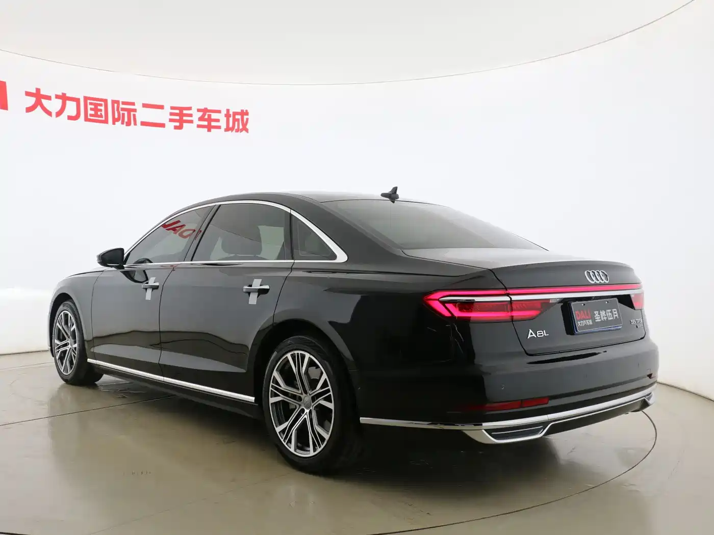 Audi A8 2018 A8L 55 TFSI quattro Launch Premium фото 14