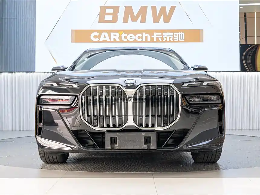 BMW 7 Series 2023 Model 735Li M Sport Package фото 2