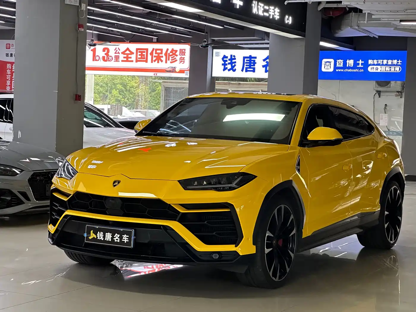 Фото 1 - Lamborghini Urus
