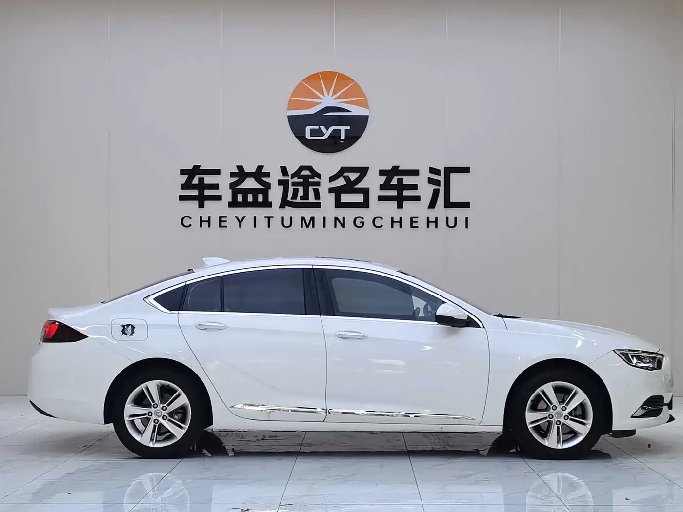Buick Regal 2017 30H Luxury Model фото 22