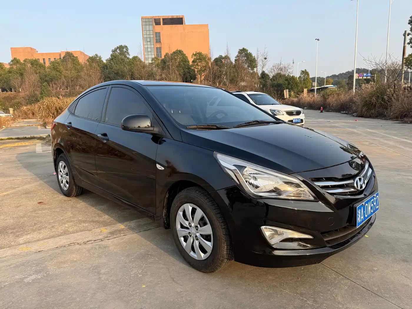 Hyundai Verna 2014 1.4L Manual Top TOP фото 3