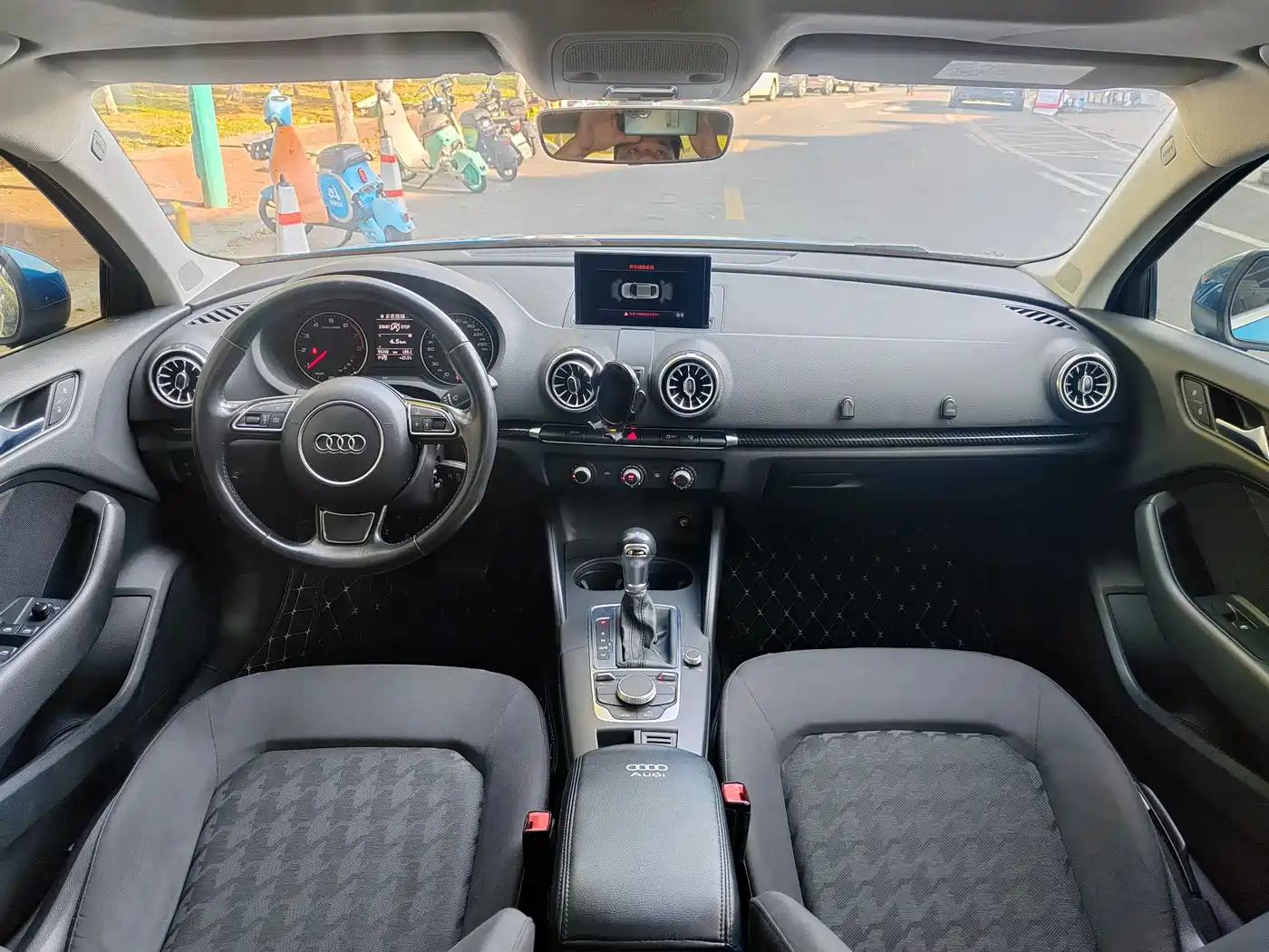 Audi A3 2016 Limousine 35 TFSI Leadership фото 7