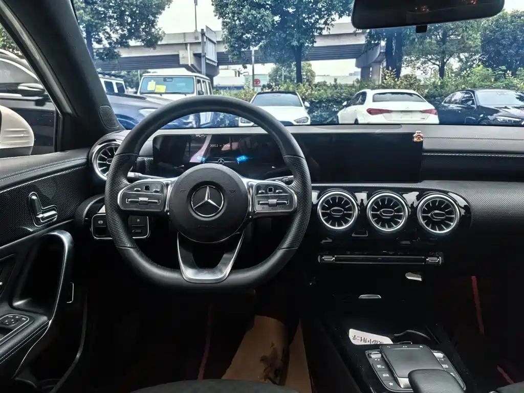 Mercedes-Benz A-Class 2023 A 200 L Fashion фото 13