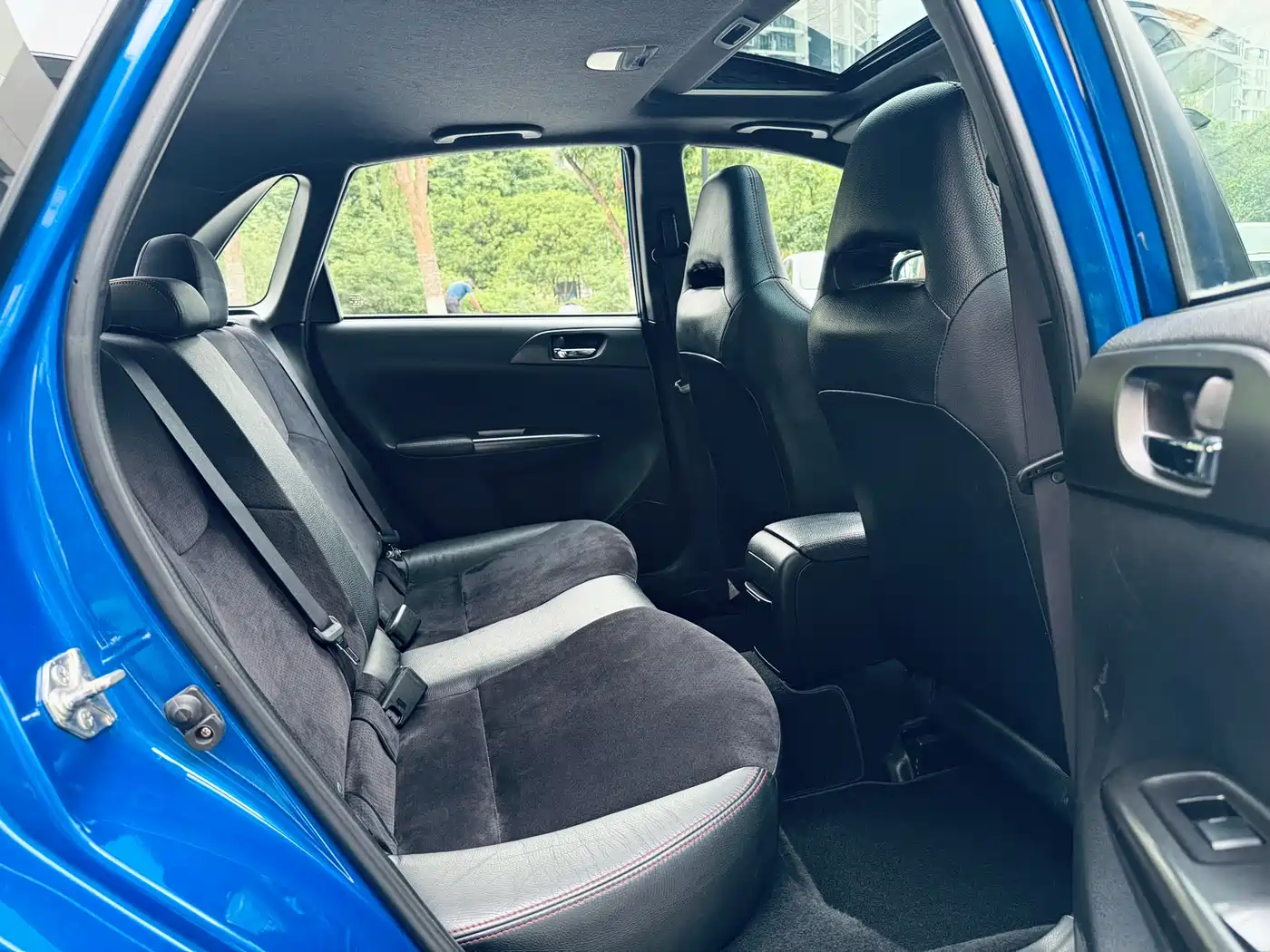 Subaru Impreza 2011 2.5T WRX STi Sedan фото 16