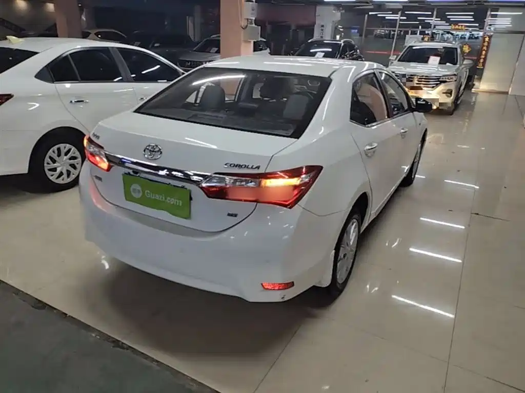 Toyota Corolla 2014 1.6L CVT GL-i Leather Edition фото 7