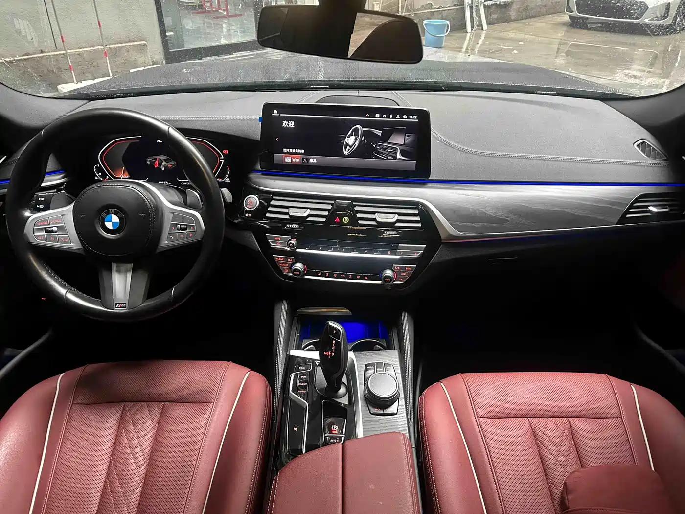 BMW 5 Series 2023 530Li Leading M Sport Package фото 16