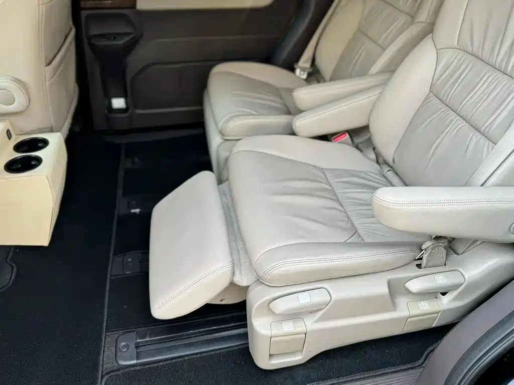Фото 5 - Honda Odyssey