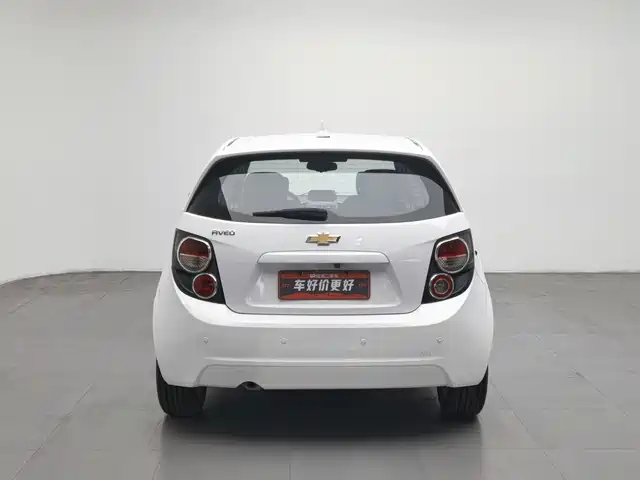 Chevrolet Aveo 2011 Hatchback 1.6L AT SX — фото 4